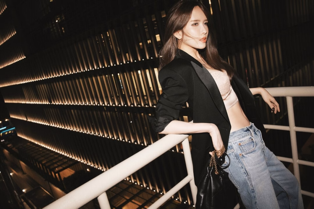 Thiều Bảo Trâm khoe phong cách tối giản, tôn vinh vẻ đẹp nội lực của phụ nữ hiện đại