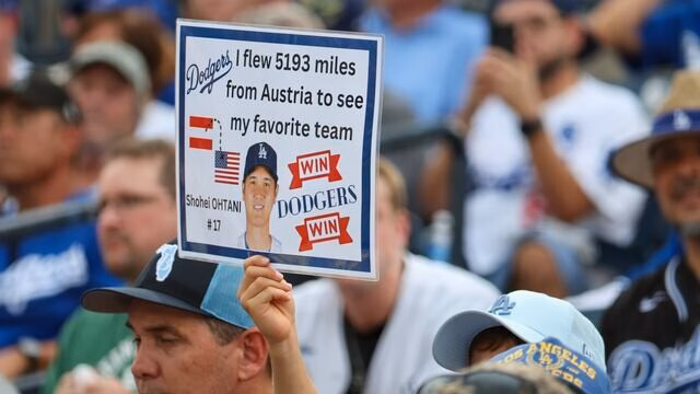 Tia sáng tôn vinh di sản Nhật Bản tại trận đấu trên sân Steinbrenner Field