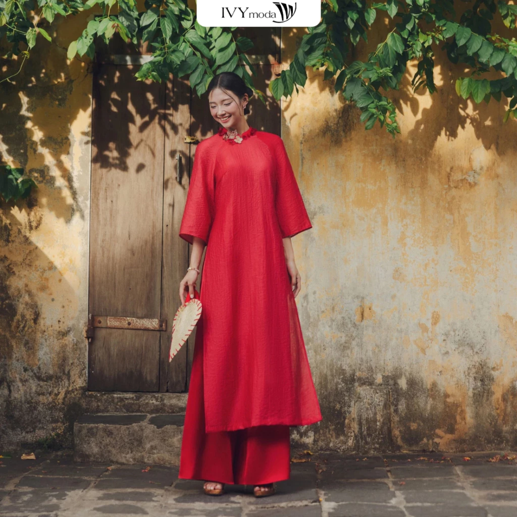 Áo Dài Tết Cho Nữ: Làm Thế Nào Để Lựa Chọn Phù Hợp Và Tránh Những Sai Lầm Phổ Biến?