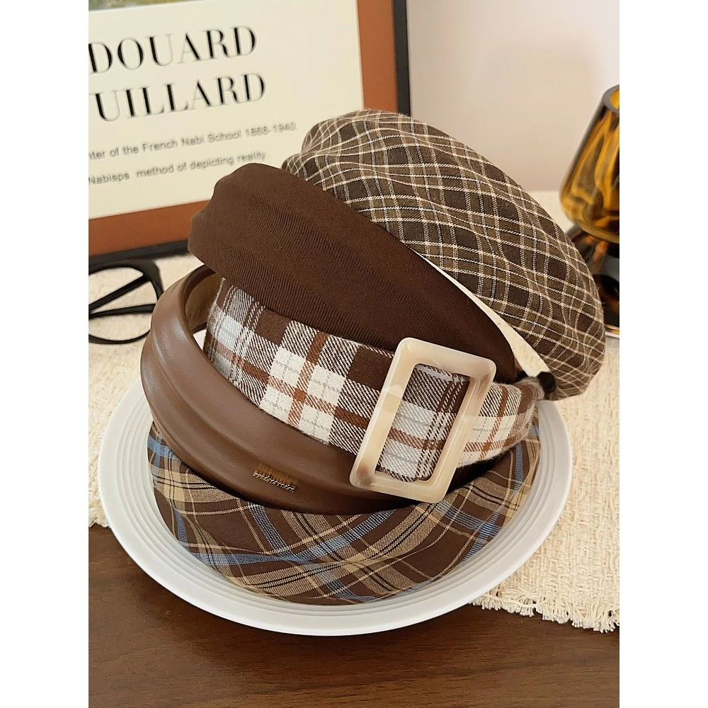 Băng Đô Màu Cà Phê – Bí Quyết Tôn Dáng Cho Mùa Thu Đông Mà Bạn Không Muốn Bỏ Lỡ