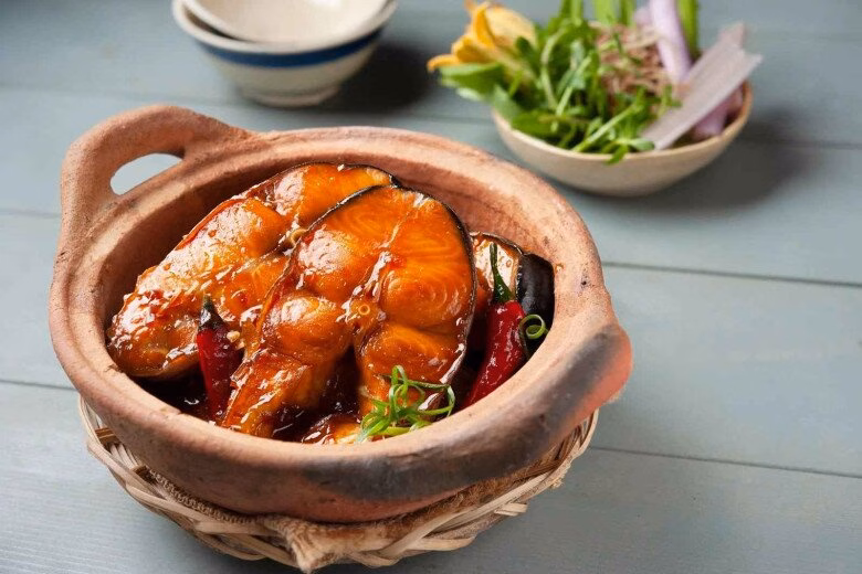 Đu&ocirc;i lợn hầm &ndash; m&oacute;n ăn gi&agrave;u collagen