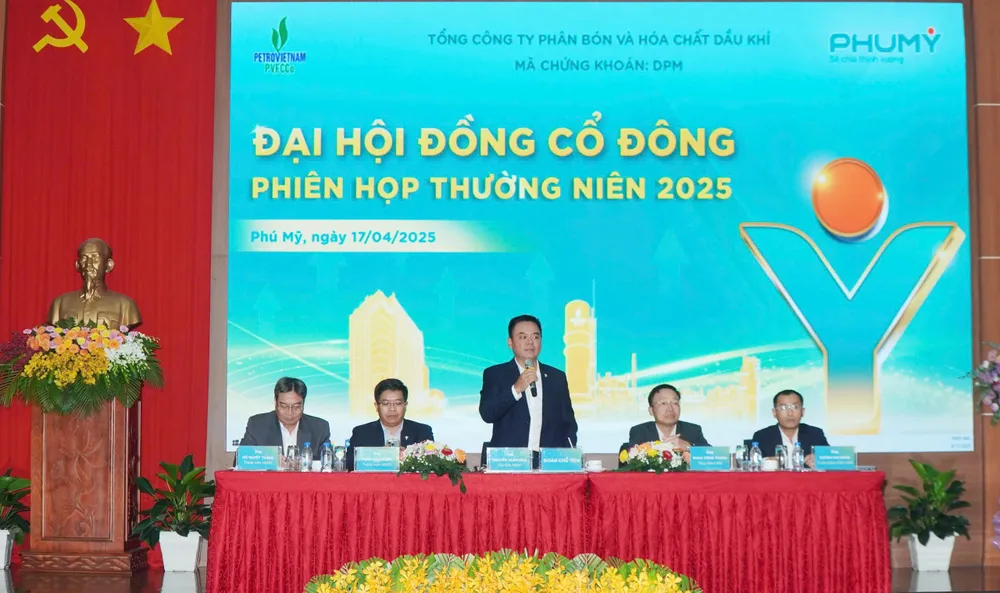 Ông Nguyễn Xuân Hòa, Chủ tịch Tổng công ty Phân bón và Hóa chất Dầu khí Ông Nguyễn Xuân Hòa, Chủ tịch Tổng công ty Phân bón và Hóa chất Dầu khí phát biểu tại Đại hội đồng cổ đông thường niên năm 2025
