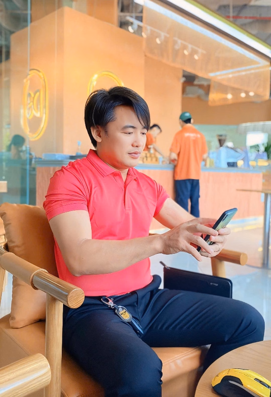 Bác sĩ Vũ Trọng Quỳnh Bác sĩ Vũ Trọng Quỳnh trong bộ vest