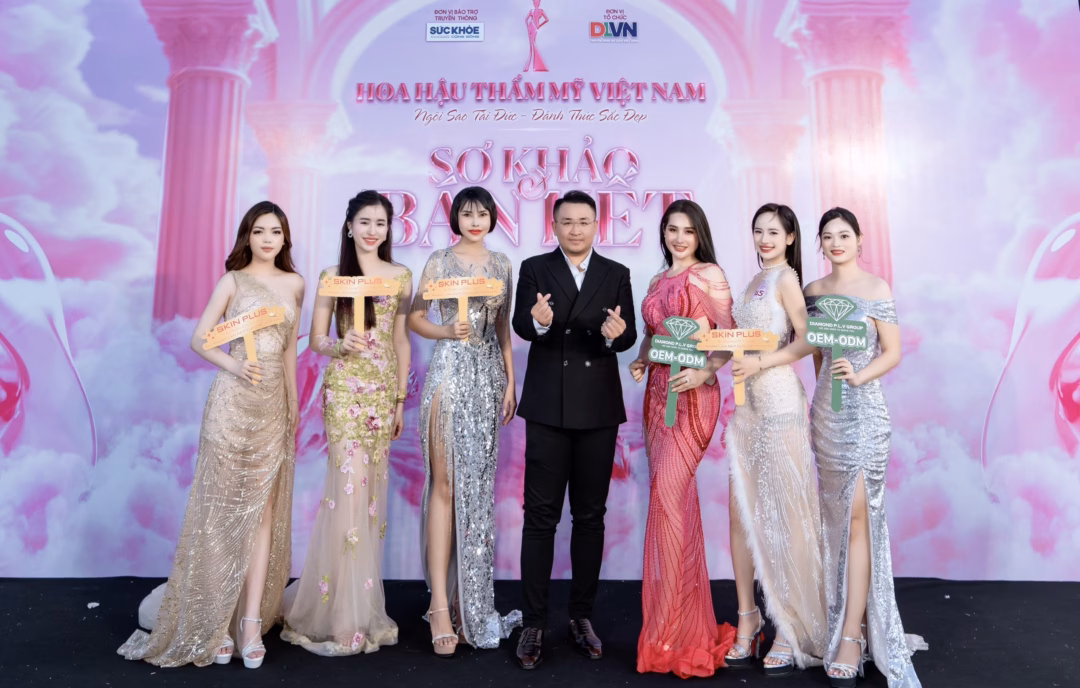 Chủ Tịch Diamond P.L.V Group Thái Huỳnh Thiện Chủ Tịch Diamond P.L.V Group Thái Huỳnh Thiện cùng các thí sinh
