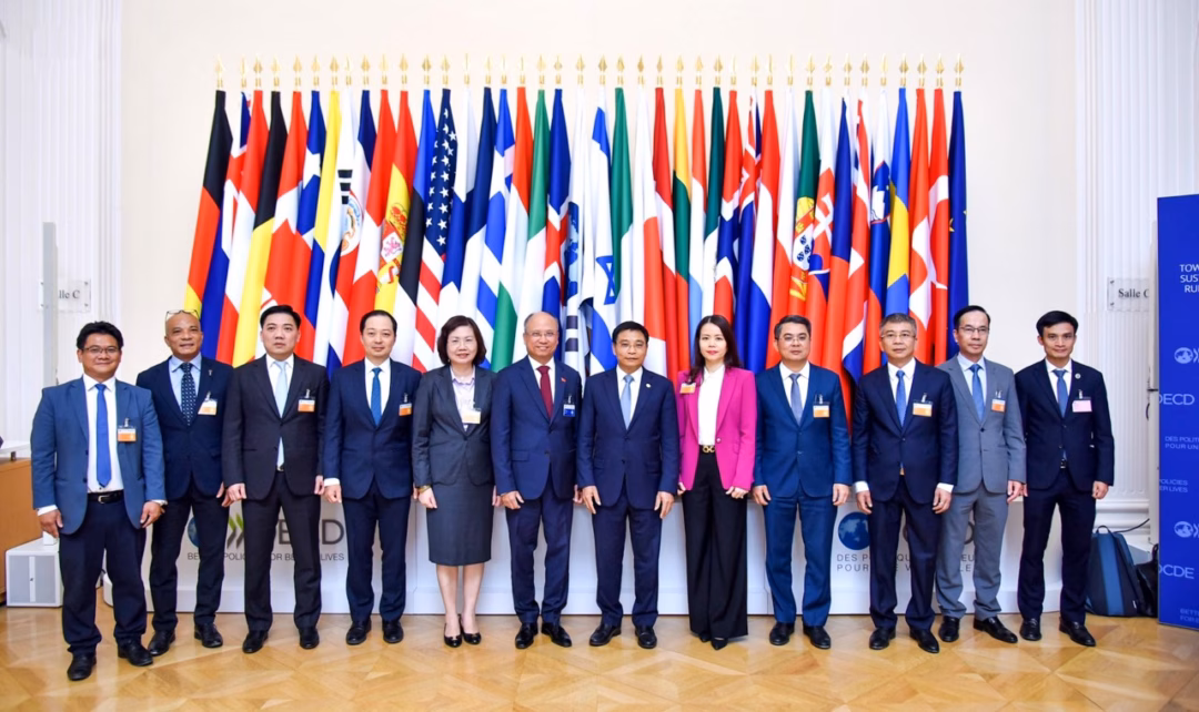 Đoàn Bộ Tài chính Việt Nam tham dự Hội nghị Hội đồng Bộ trưởng OECD 2025 Đoàn Bộ Tài chính Việt Nam tham dự Hội nghị Hội đồng Bộ trưởng OECD 2025