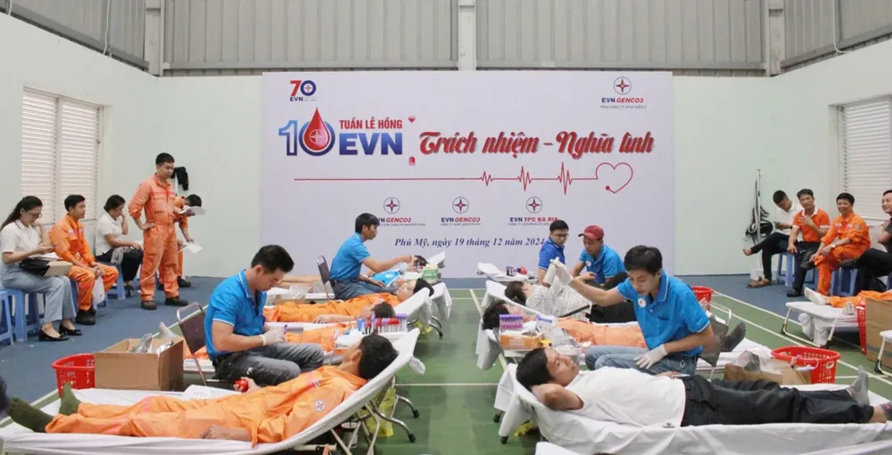 Đoàn viên Công ty Nhiệt điện Phú Mỹ, Công ty EPS, Nhiệt điện Bà Rịa tham gia hiến máu. EVNGENCO3 hiến máu nhân đạo ‘hành động từ trái tim’.jpg