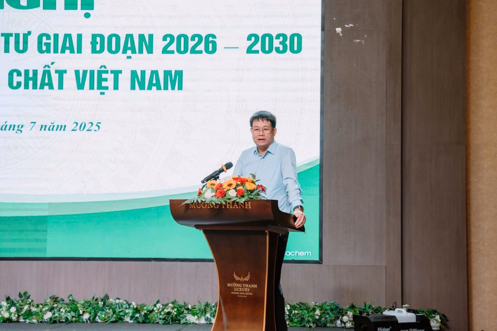 Ông Phùng Mạnh Ngọc, Cục trưởng Cục Hóa chất nhấn mạnh 5 giải pháp phát triển ngành Hóa chất: Hạ tầng, tái cơ cấu, môi trường đầu tư, thu hút vốn, ưu đãi thuế và đất đai.