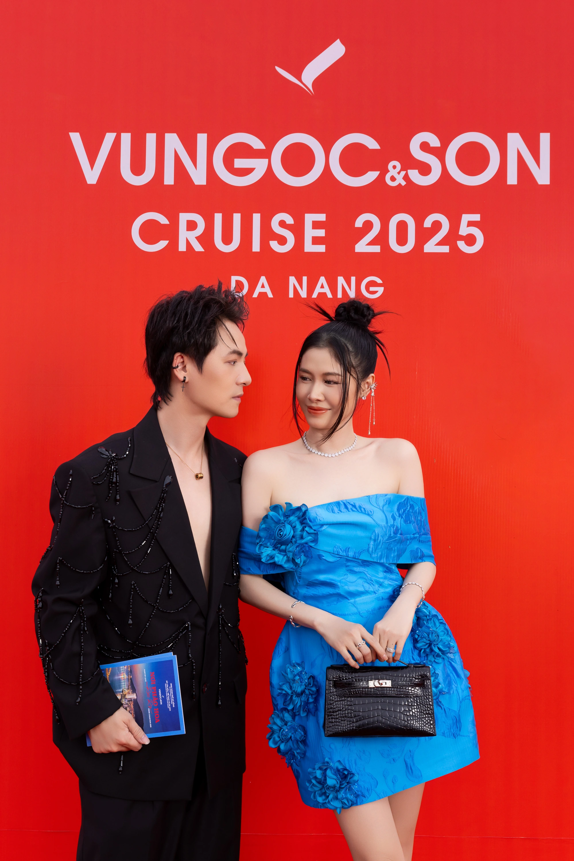 Thanh Lam và bác sĩ Tiến Hùng xuất hiện tại show thời trang, đám cưới sắp diễn ra? Vợ chồng Đăng Khôi - Thủy Anh tình tứ tại sự kiện.