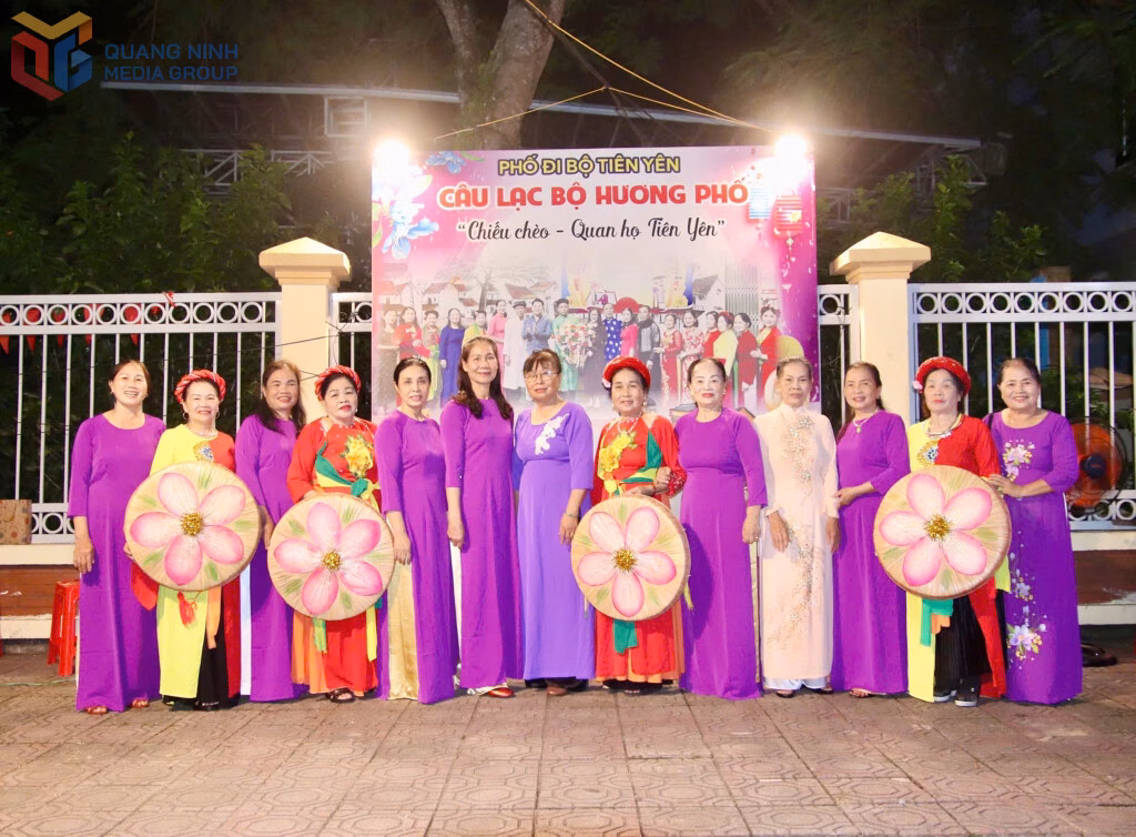 Trong các dịp lễ, tết, các hoạt động quan trọng, chị em phụ nữ thường mặc trang phụ áo dài nhằm tôn vinh giá trị văn hóa truyền thống và lan tỏa tình yêu đối với tà áo dài.