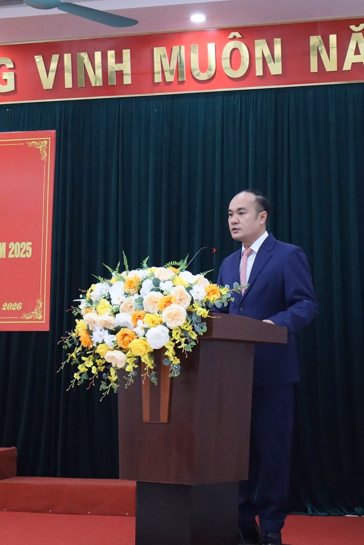 Ph&oacute; B&iacute; thư Nguyễn Quốc Hưng b&aacute;o c&aacute;o tổng kết