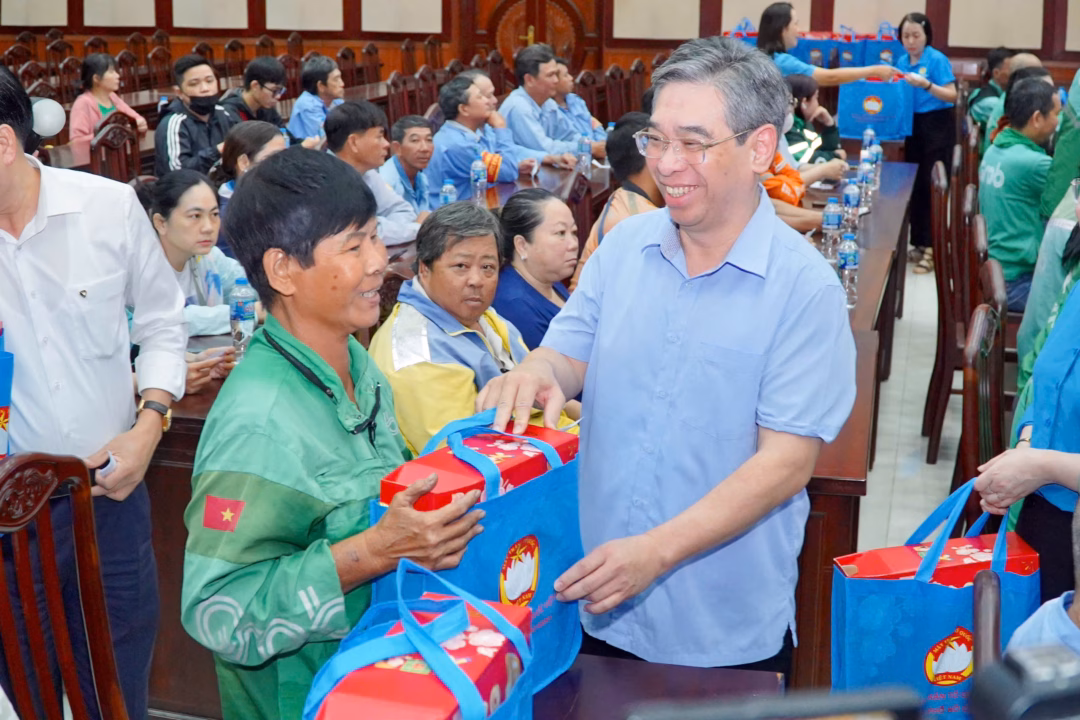 Thẻ BHYT hỗ trợ người lao động tại TP.HCM - Ảnh 3 Thẻ BHYT hỗ trợ người lao động tại TP.HCM - Ảnh 3