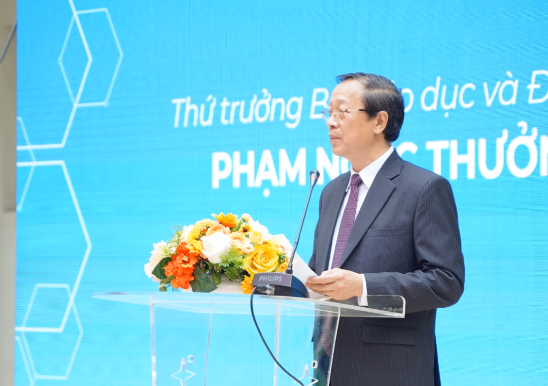 Thứ trưởng Phạm Ngọc Thưởng ph&aacute;t biểu tại hội nghị tổng kết dự &aacute;n STEM