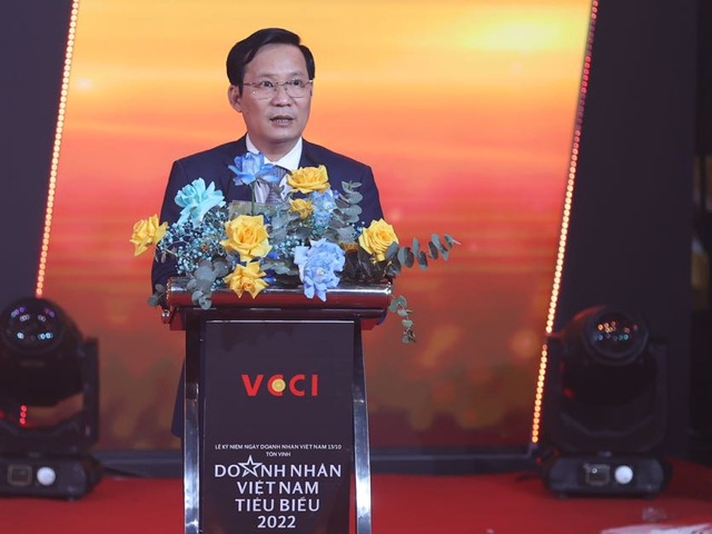 TỔNG THUẬT: Tôn vinh Doanh nhân Việt Nam tiêu biểu 2022 - Ảnh 1.