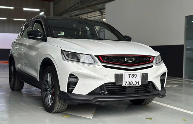 Geely Coolray - mẫu xe "đàn em" của Monjaro cũng gặp khó trong việc thuyết phục khách Việt, khi chỉ bán ra vài chục xe mỗi tháng