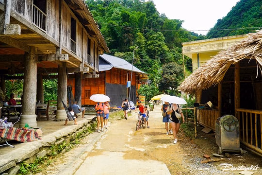 Bản nghèo 'chuyển mình' nhờ du lịch cộng đồng