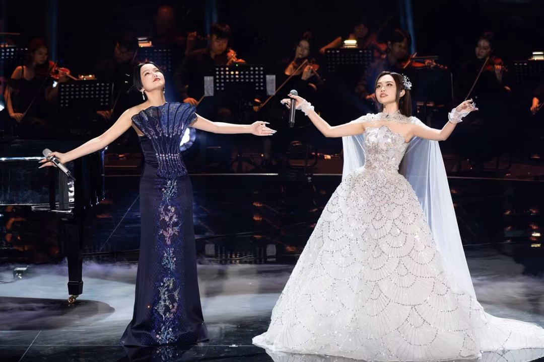 Phương Mỹ Chi xuất sắc đạt giải ba cuộc thi âm nhạc châu Á Sing! Asia Phương Mỹ Chi thể hiện ca khúc "Chopsticks". Ảnh: FPT Play