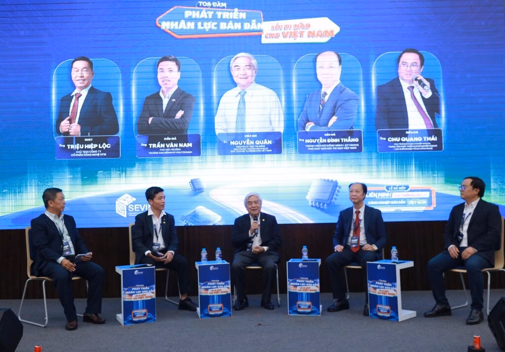 Các đơn vị ký kết thỏa thuận hợp tác đào tạo và cung ứng nguồn lực công nghiệp bán dẫn trong nước