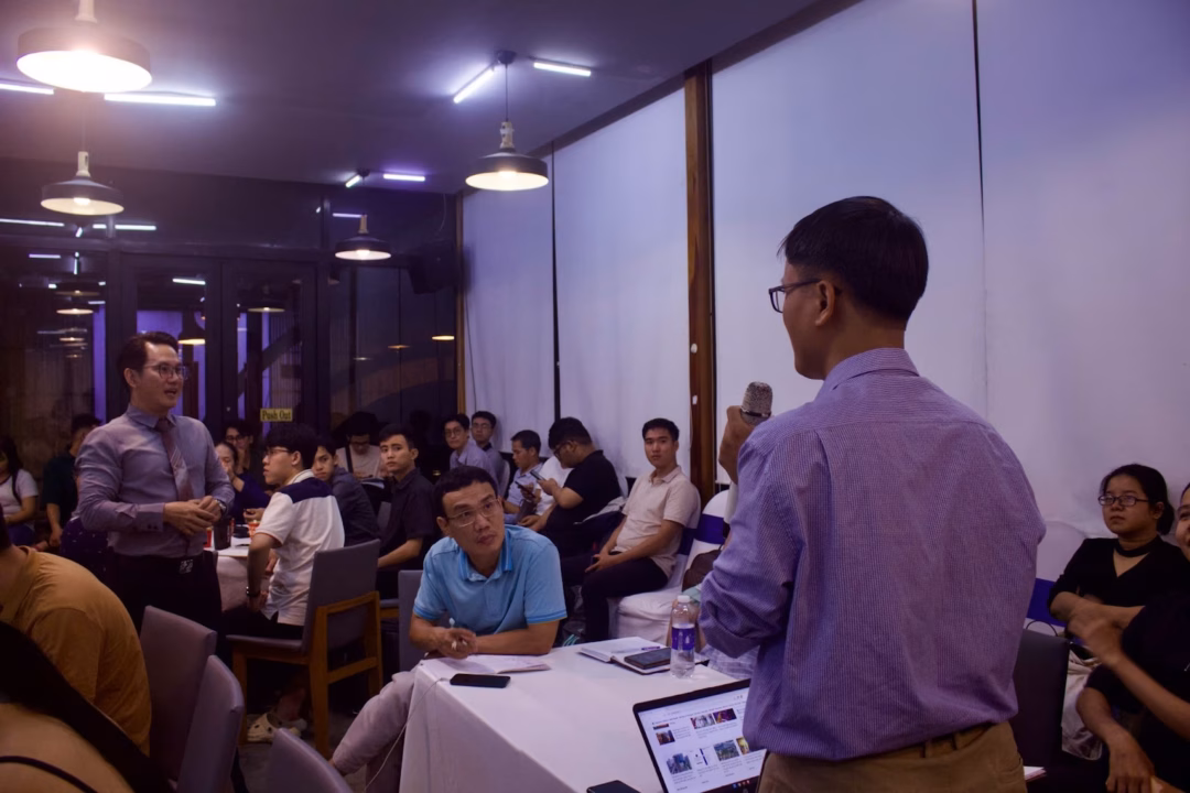 Startup MasterTrack là chương trình đào tạo miễn phí dành cho các startup và doanh nghiệp vừa và nhỏ (SMEs) tại Việt Nam, do SIHUB phối hợp cùng Học viện Kỹ năng VTALK và Hành trình Khởi lửa SFVN tổ chức