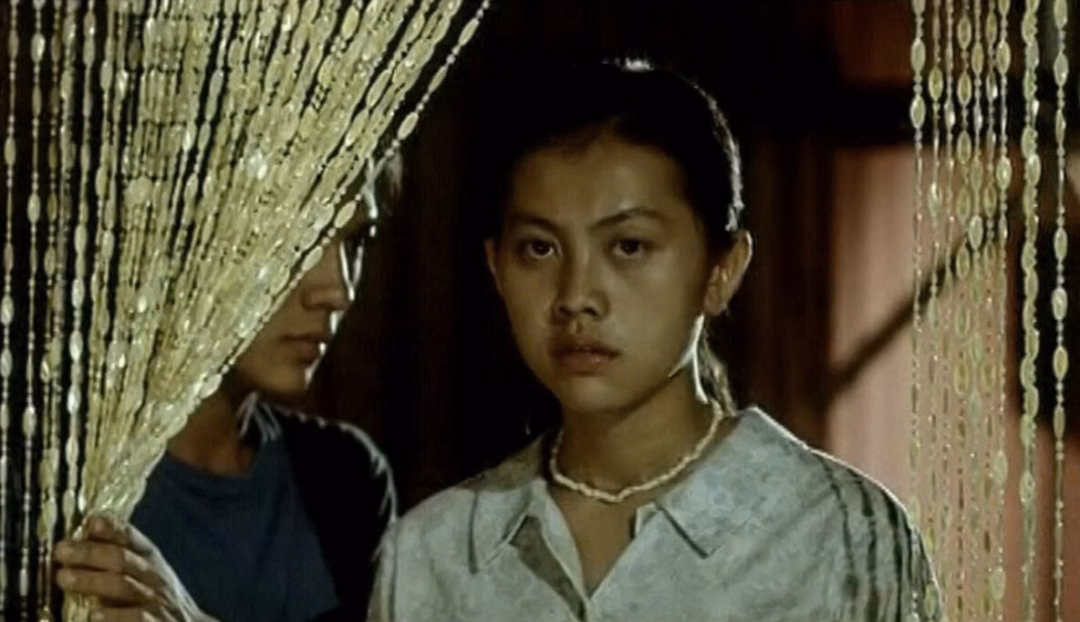 Diễn viên Lan Hà và diễn viên Hồng Ánh trong phim “Trái tim bé bỏng”.