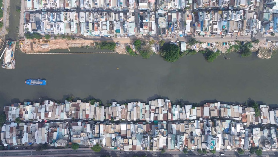 Kế hoạch giải tỏa hơn 5.800 hộ d&acirc;n tr&ecirc;n bờ Nam k&ecirc;nh Đ&ocirc;i