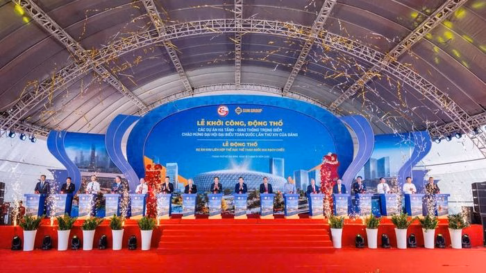 Lãnh đạo UBND TPHCM và doanh nghiệp nhấn nút động thổ Lãnh đạo UBND TPHCM và doanh nghiệp nhấn nút động thổ