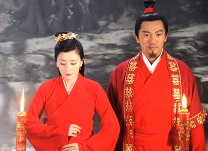 V&ocirc; Nhai Tử v&agrave; L&yacute; Thu Thủy - cặp đ&ocirc;i v&otilde; c&ocirc;ng cao cường trong Thi&ecirc;n Long B&aacute;t Bộ