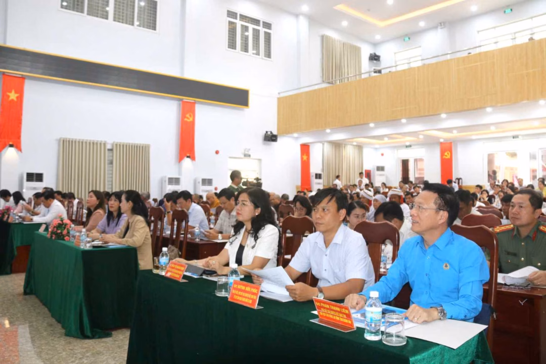 Khánh Hòa: Mặt trận Tổ quốc đổi mới với chiến lược “Mặt trận số” Các đại biểu tham dự hội nghị. Ảnh: Phương Linh