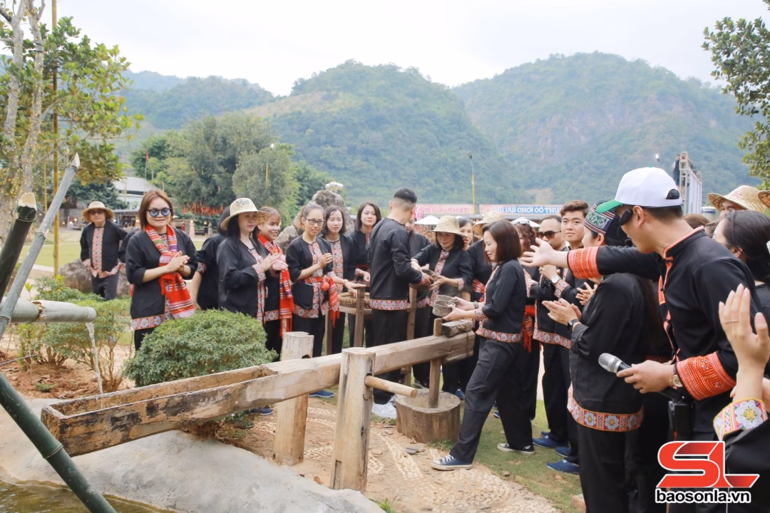 Liên minh Du lịch Best Tour – Mộc Châu: Lan tỏa hình ảnh năng động và mến khách Liên minh Best Tour Mộc Châu tổ chức đoàn Famtrip khảo sát các sản phẩm tại Happy Land Mộc Châu.
