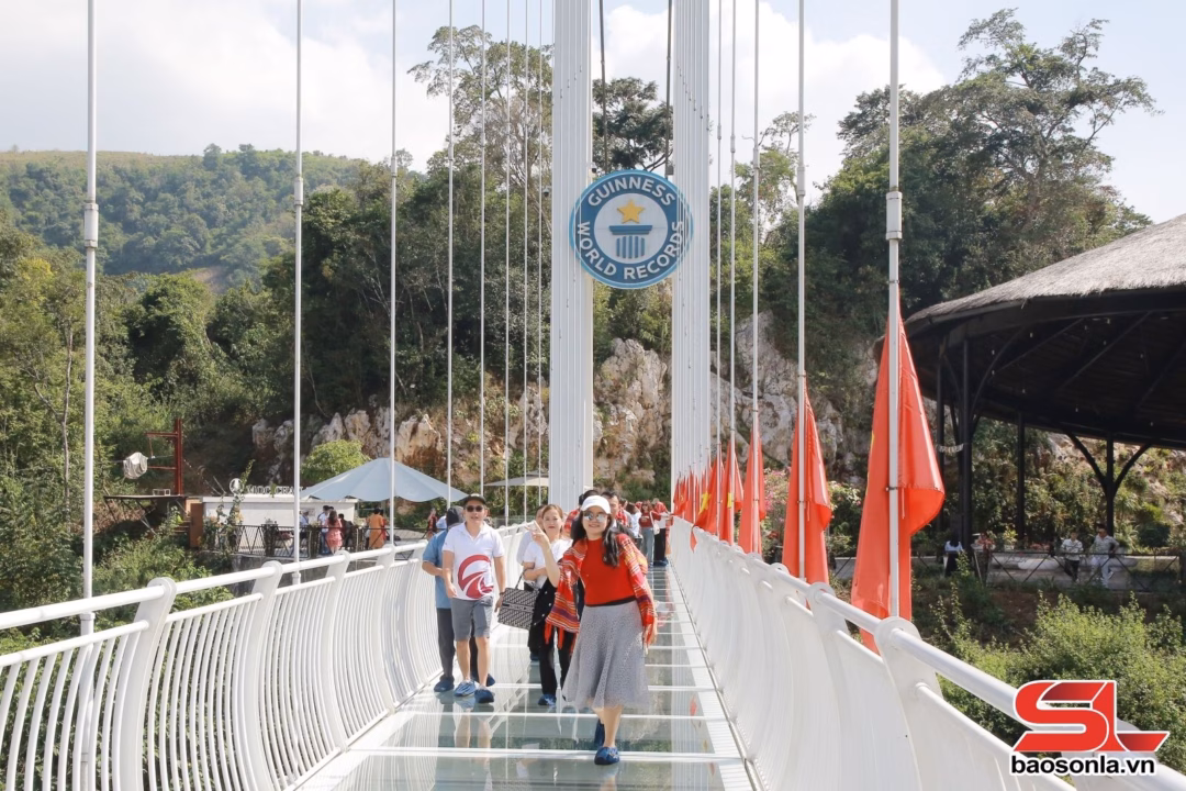 Liên minh Du lịch Best Tour – Mộc Châu: Lan tỏa hình ảnh năng động và mến khách Liên minh Best Tour Mộc Châu tổ chức đoàn Famtrip khảo sát tại Khu du lịch Mộc Châu Island.