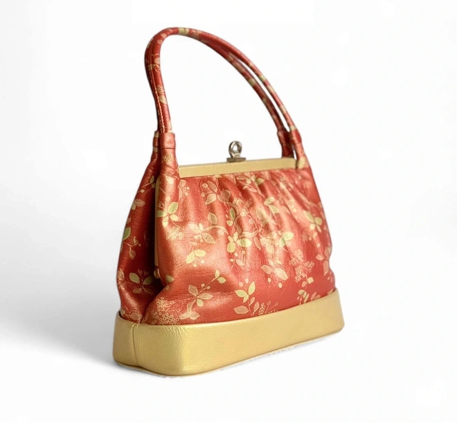 Túi xách Vintage – Biểu tượng thẩm mỹ và hướng tới tương lai thời trang bền vững Túi xách vintage giúp nàng trở thành phiên bản giới hạn của chính mình- Ảnh 4.
