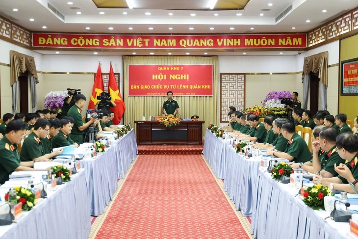 Đại tướng Phan Văn Giang chủ trì hội nghị