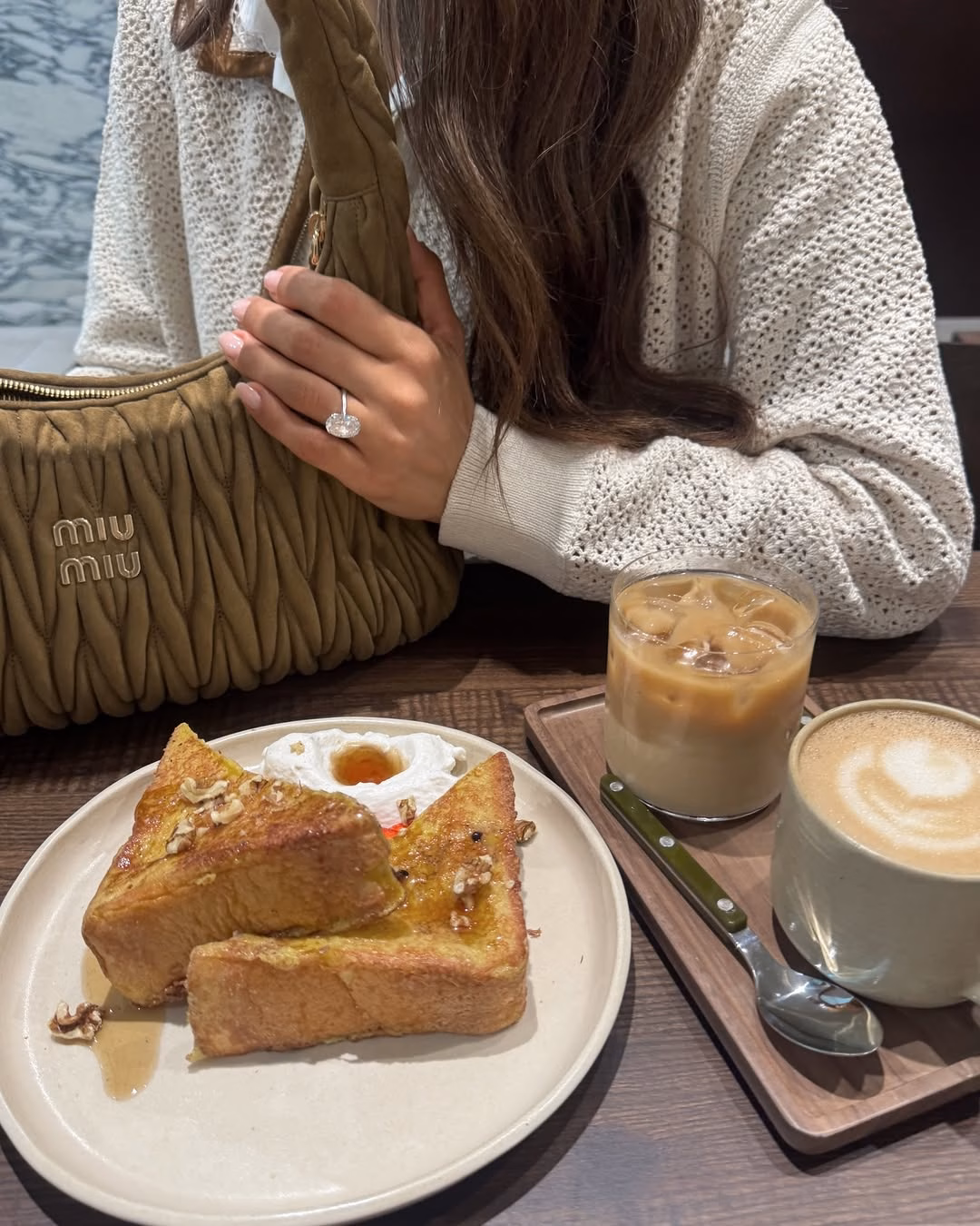 Miu Miu ‘đốt cháy’排行榜, củng cố vị thế xa xỉ giữa loạt thương hiệu lớn Các sản phẩm của Miu Miu là “gương mặt thân quen” trong tủ đồ Gen Z.