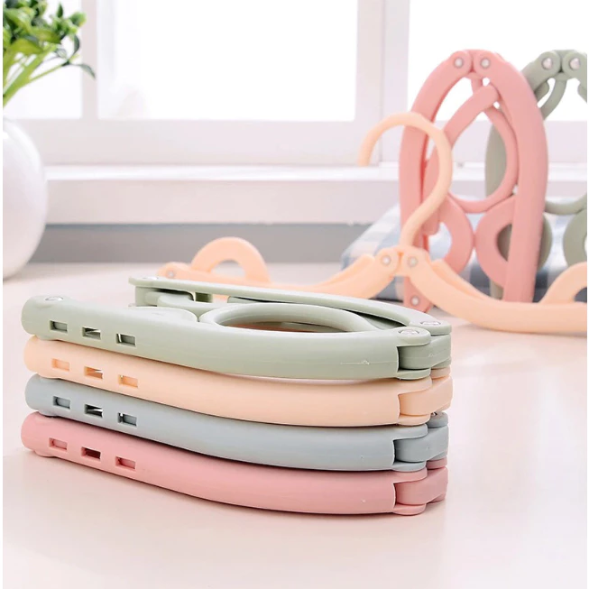 Làm Thế Nào Để Chọn Móc Treo Quần Áo Du Lịch Phù Hợp Và Tránh Những Sai Lầm Chết Người Khi Đi Du Lịch