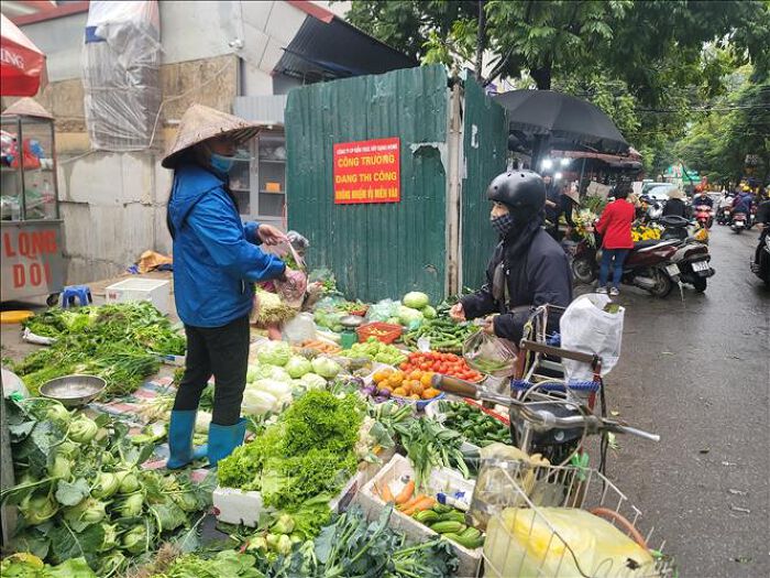 Thị trường Rằm tháng Giêng: Thực phẩm dồi dào, giá cả ổn định