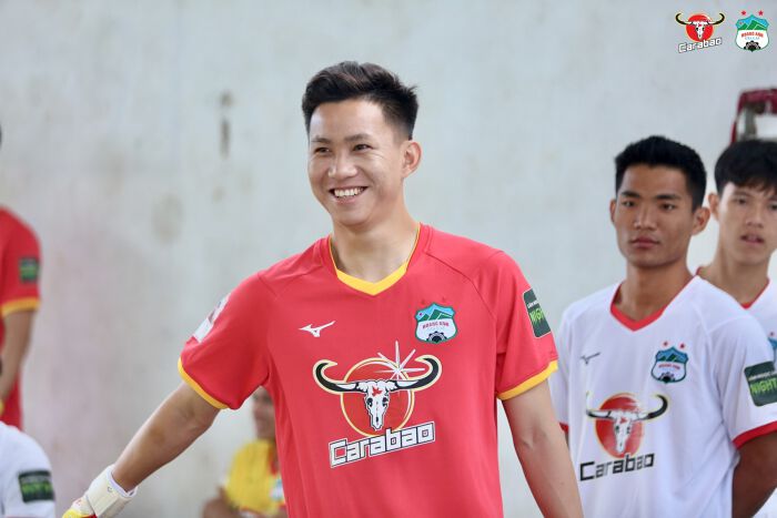 Carabao vẫn là nhà tài trợ chính của HAGL ở V.League 2023