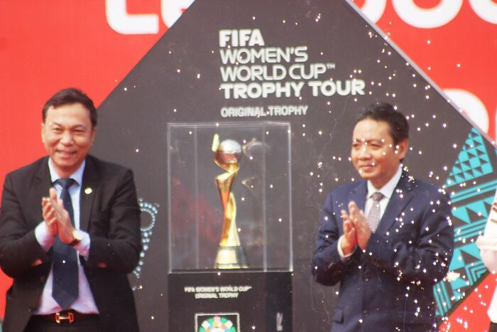 Chiếc cúp vàng FIFA World Cup nữ đến Hà Nội