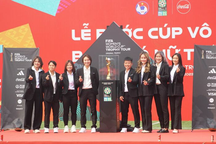 Chiếc cúp vàng FIFA World Cup nữ đến Hà Nội