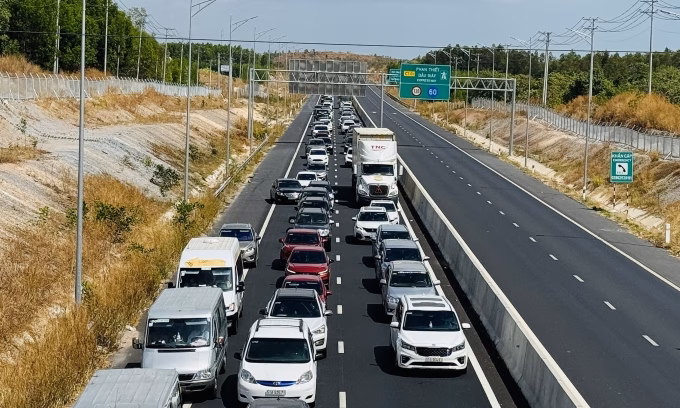 Nhược điểm và lợi ích khi doanh nghiệp đầu tư mở rộng cao tốc Bắc Nam