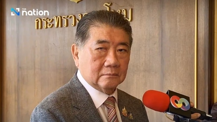 Phó Thủ tướng kiêm Bộ trưởng Quốc phòng Thái Lan Phumtham Wechayachai
