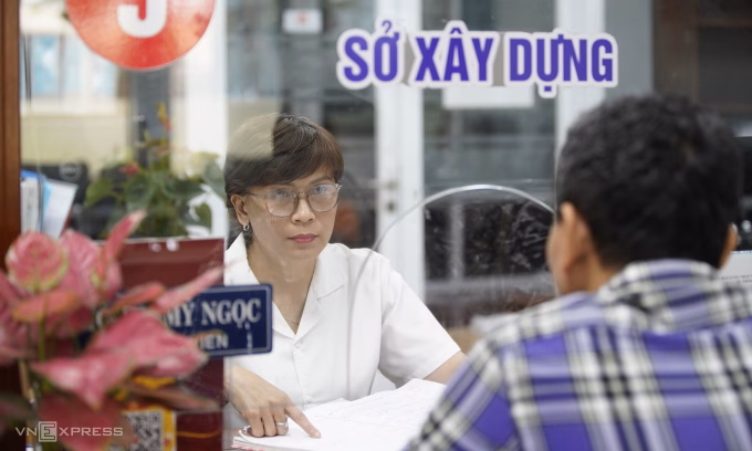 Công chức tại Trung tâm hành chính TP Đà Nẵng Công chức làm việc tại Trung tâm hành chính TP Đà Nẵng