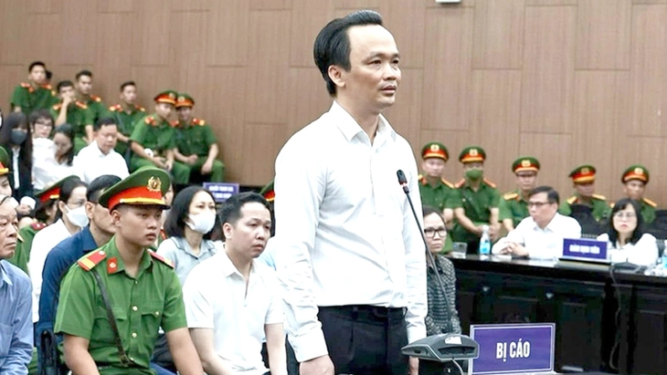 Cựu chủ tịch FLC Trịnh Văn Quyết Cựu chủ tịch FLC Trịnh Văn Quyết tại phiên tòa sơ thẩm