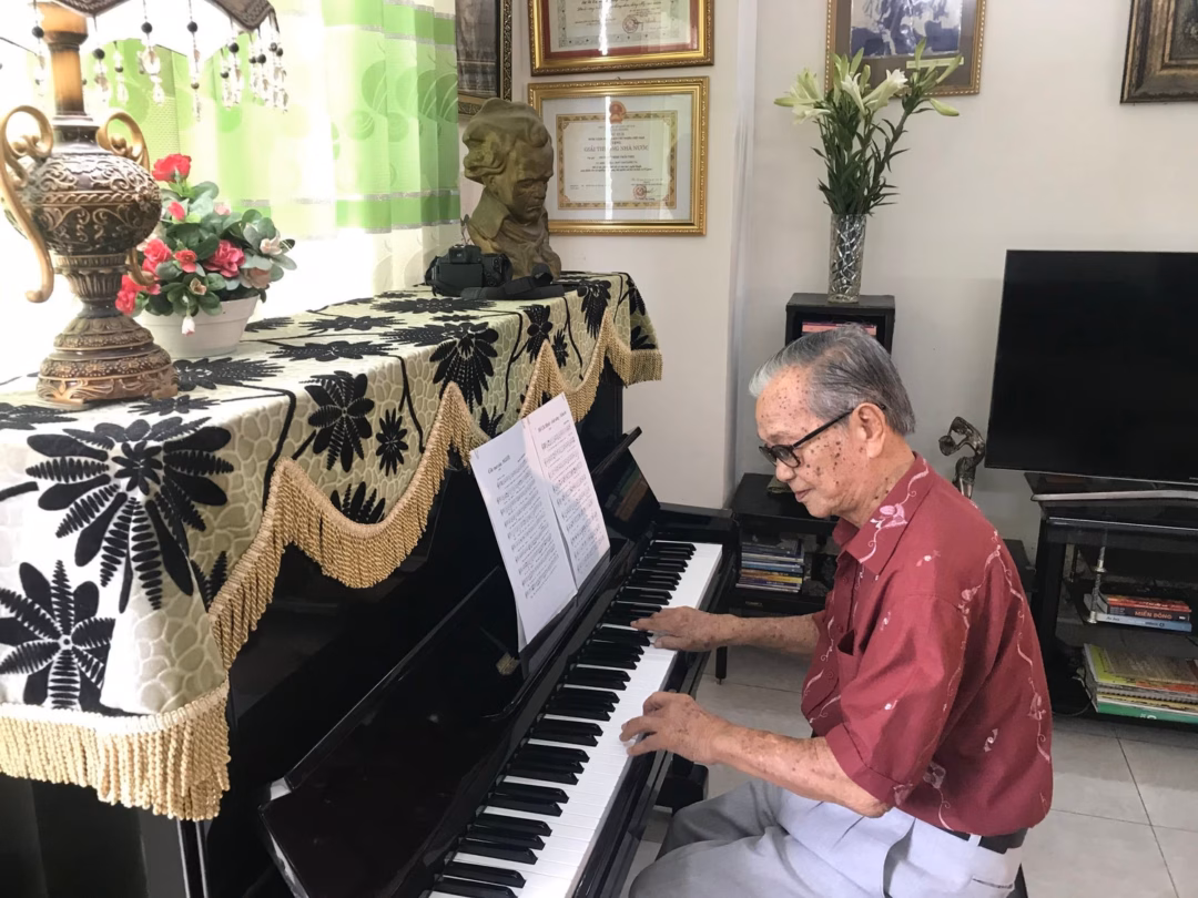 Nhạc sỹ Trần Viết Bính Nhạc sỹ Trần Viết Bính hiện đang sinh sống tại Đồng Nai.