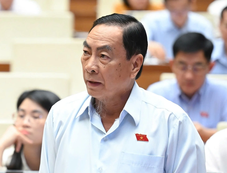 Đại biểu Phạm Văn Hòa Đại biểu Phạm Văn Hòa