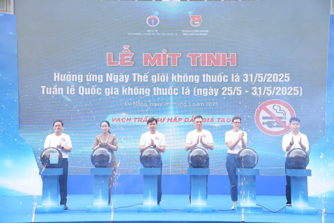 Nghi thức phát động Lễ mít tinh Các đại biểu thực hiện nghi thức phát động Lễ mít tinh