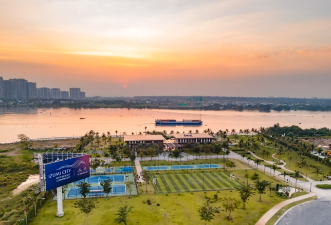 Dự án Izumi City nằm bên sông Đồng Nai, ngay nút giao của các tuyến hạ tầng huyết mạch Dự án Izumi City nằm bên sông Đồng Nai, ngay nút giao của các tuyến hạ tầng huyết mạch. Ảnh: Nam Long