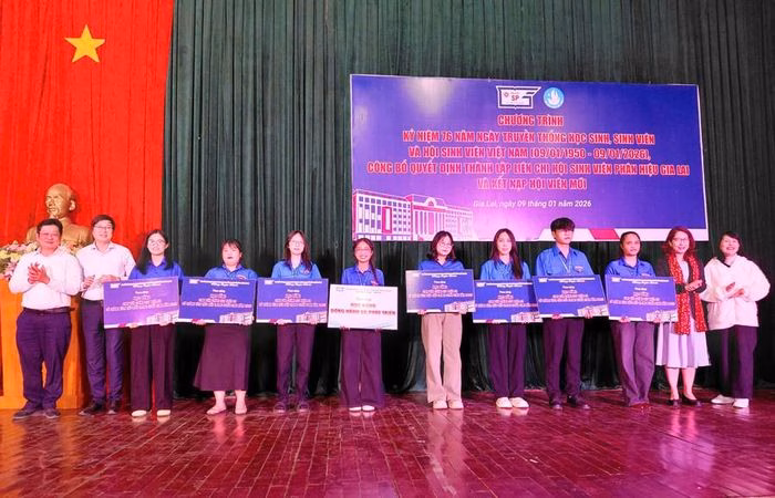 Học bổng sinh vi&ecirc;n xuất sắc kh&oacute;a 51 &ndash; Trường Đại học Sư phạm TP.HCM