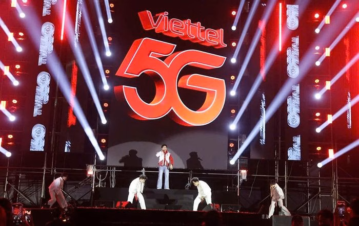 Kh&aacute;n giả thả m&igrave;nh trong nhịp điệu Y‑Fest 2026