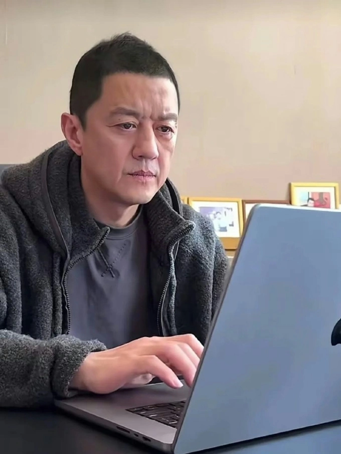 L&yacute; &Aacute; Bằng trong livestream gần đ&acirc;y