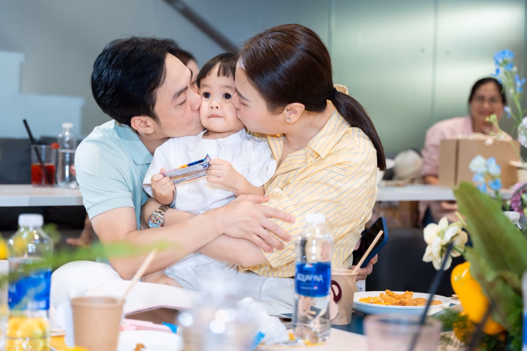 Cường Đô La - Biểu Tượng Của Tình Phụ Tử Cường Đô La nhảy múa theo điệu nhạc