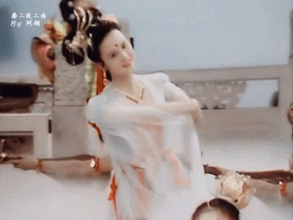 Khâu Bội Ninh trong vai Hằng Nga